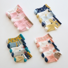 2019 winter children long socks with cartoon design wholesale