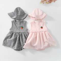 Summer models new girls baby small plaid sleeveless vest cotton triangle climbing hakama hat Wholesale
