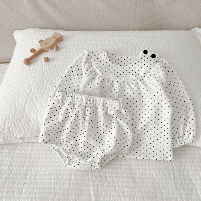 Infant Baby Girl Polka Dot Pattern Long Sleeve Tops Combo Shorts Sets Wholesale