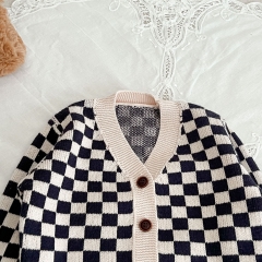 Infant Baby Unisex Black And White Plaid Long-sleeved Top Combo Short Pants In Sets Wholesale Infant Baby Unisex Black And White Plaid Long-sleeved Top Combo Short Pants In Sets Wholesale