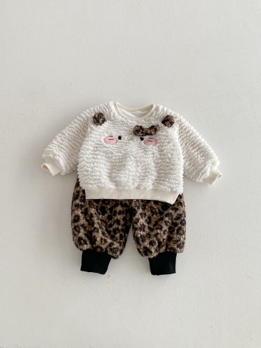 2025 Winter and Autumn Infant Baby Girls Long Sleeves Cartoon Pattern Fluffy Sweater with Leopard Pattern Pants Sets Wholesale