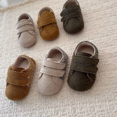 2026 Unisex Baby Soft Sole Learning Shoes for Spring and Autumn Faux Suede Velcro Strap Non Slip Loafers Rounded Toe Baby Walking Shoes Wholesale