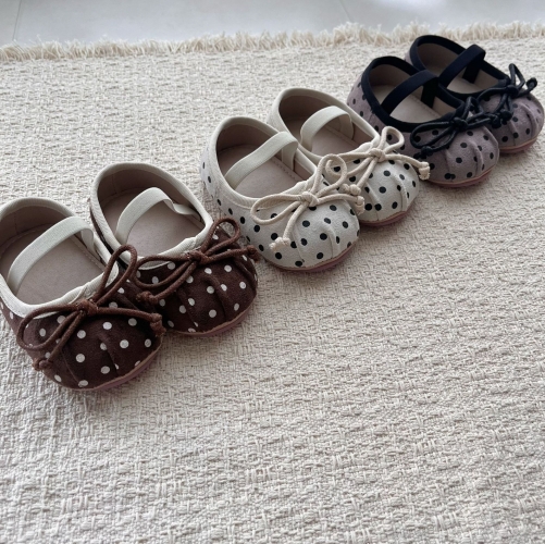 2026 Autumn New Arrival Infant Baby Girls Cute Butterfly-bow Decorated Slip-resistant Toddler Shoes Wholesale 2026 Autumn New Arrival Infant Baby Girls Cute Butterfly-bow Decorated Slip-resistant Toddler Shoes Wholesale